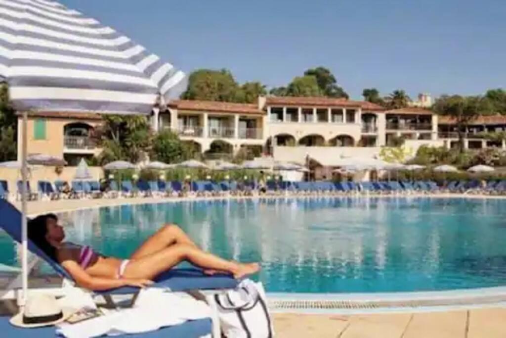 Chez Adriana Appartement Cosy Avec Jardin, Proche Plage Гримо Екстериор снимка